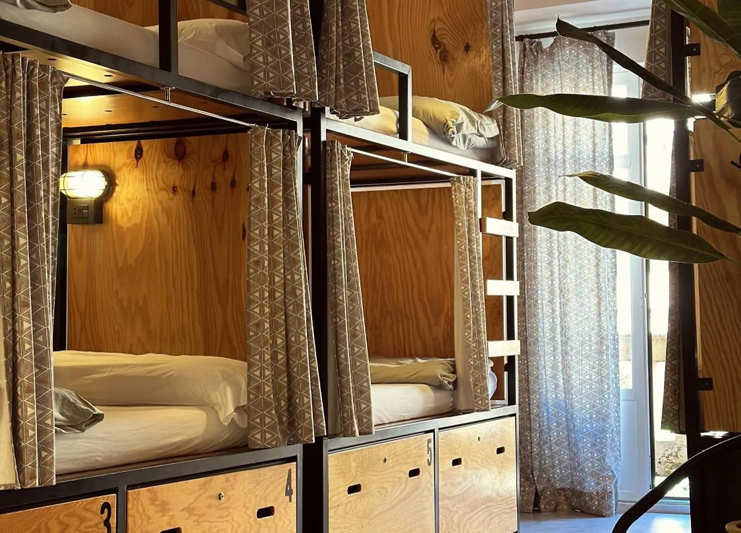 Surfing Etxea - Surf Hostel San Sebastián 0*,  Spagna