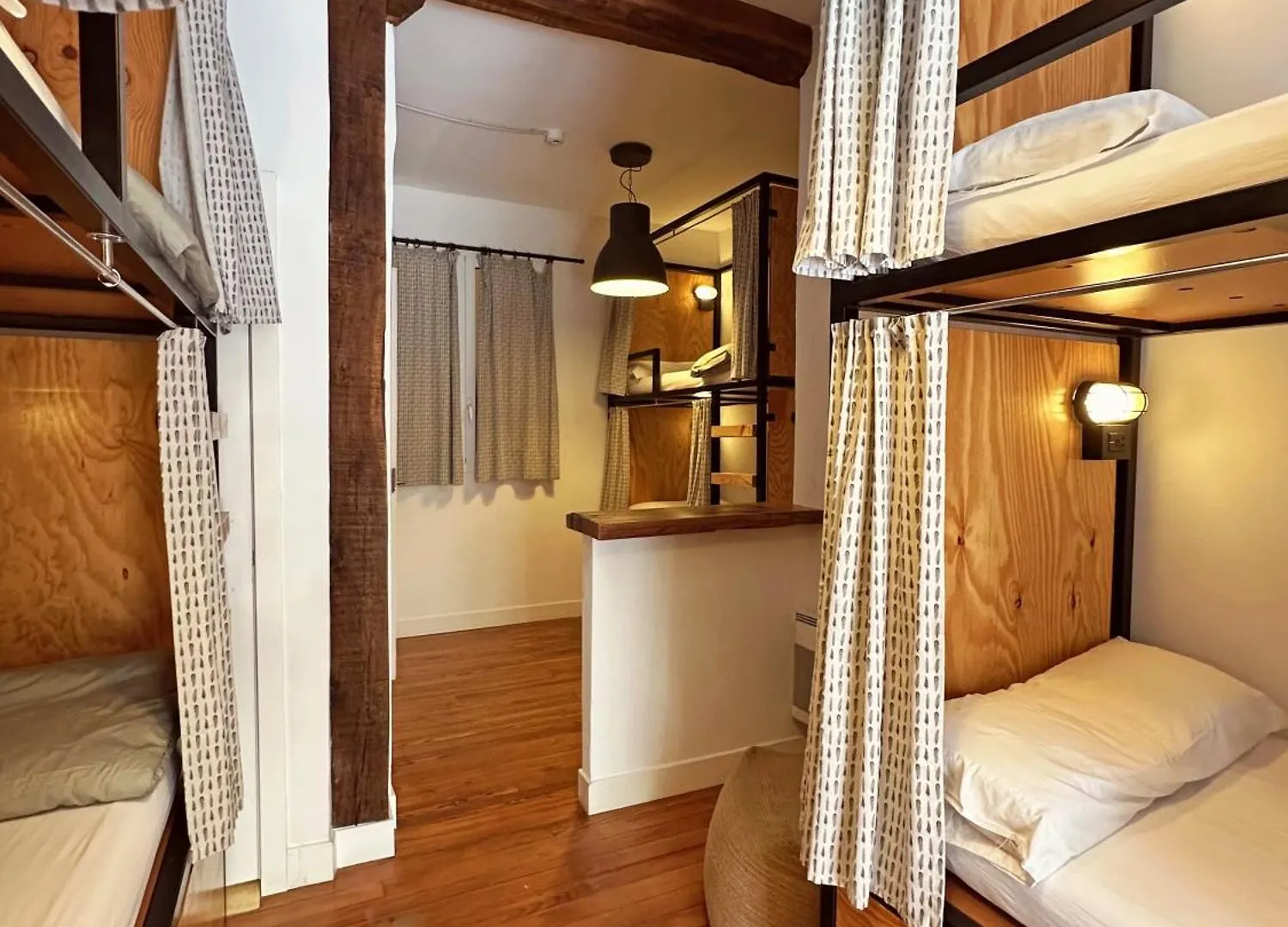 Surfing Etxea - Surf Hostel San Sebastián
