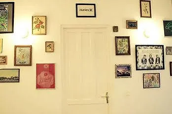 Surfing Etxea - Surf Hostel San Sebastián Spagna