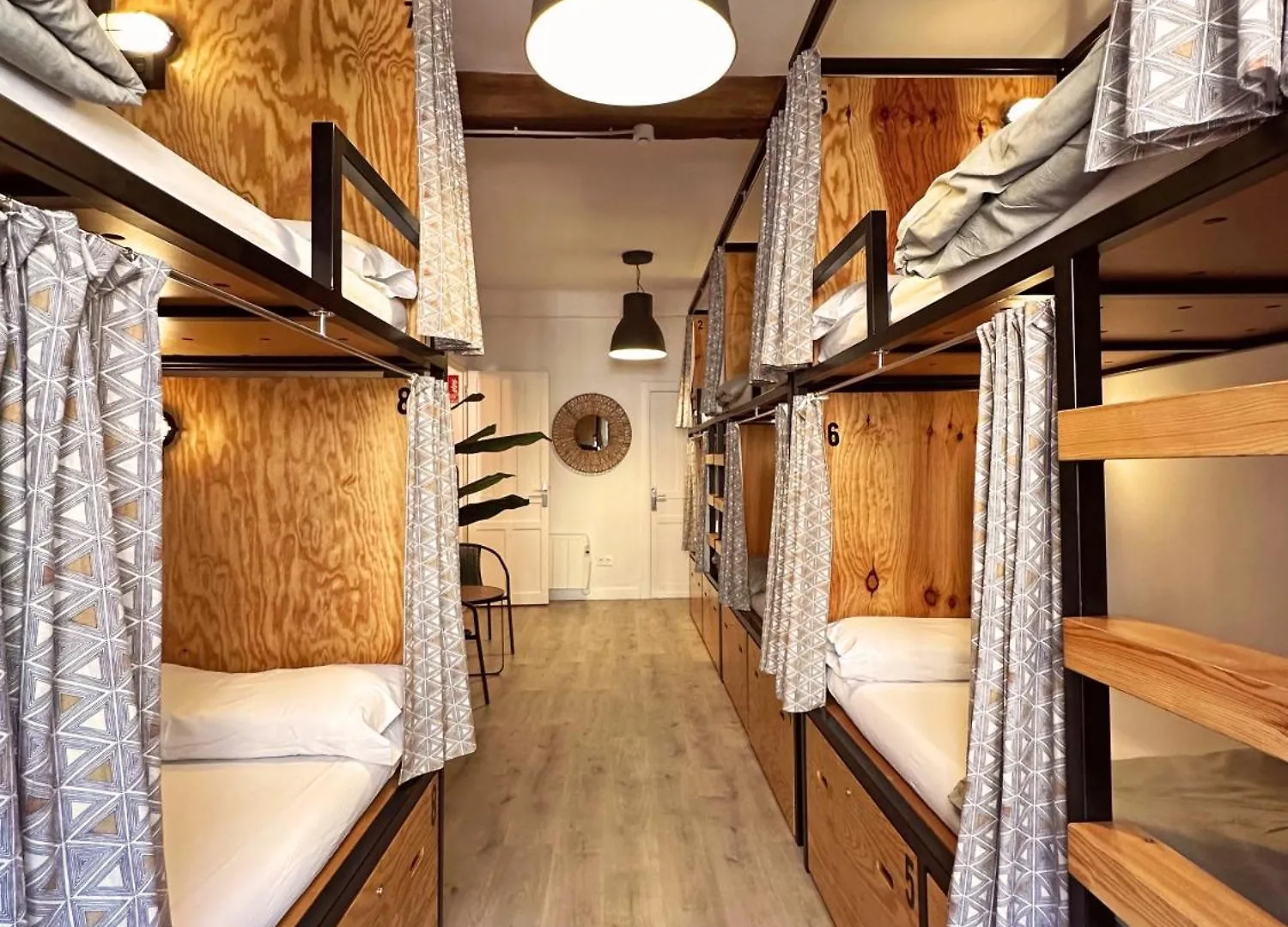 Surfing Etxea - Surf Hostel San Sebastián Spanien