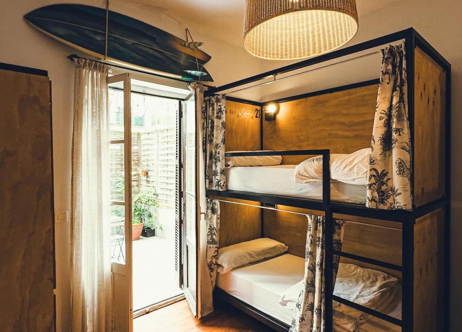Surfing Etxea - Surf Hostel San Sebastián Spanien