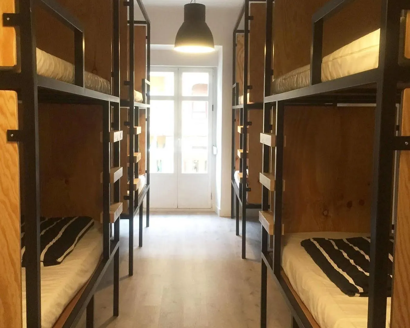 Surfing Etxea - Surf Hostel San Sebastián
